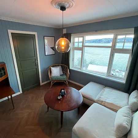 Vakantiehuis Idyllic House By The Fjords And Mountains *