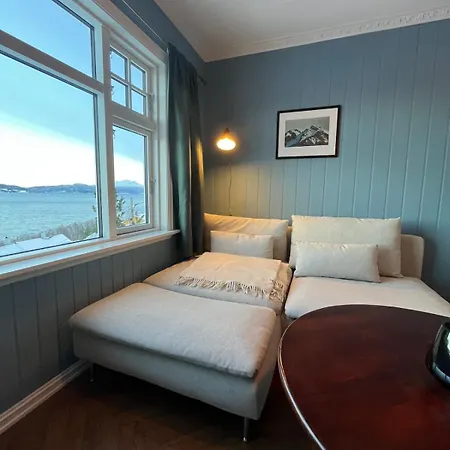 Vakantiehuis Idyllic House By The Fjords And Mountains Reistad (More og Romsdal)