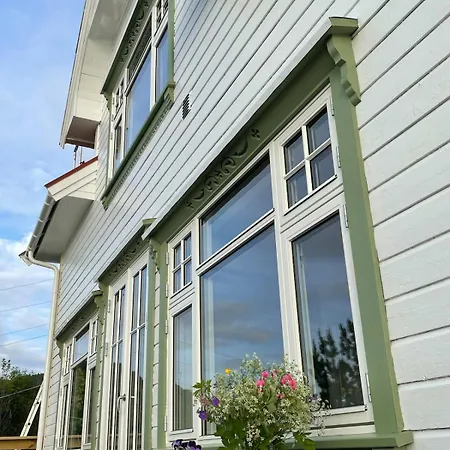 Holiday home Idyllic House By The Fjords And Mountains *