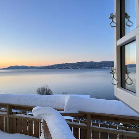 Idyllic House By The Fjords And Mountains * Reistad
