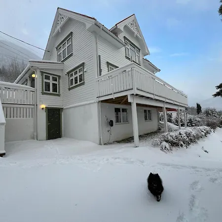 Idyllic House By The Fjords And Mountains Holiday home *